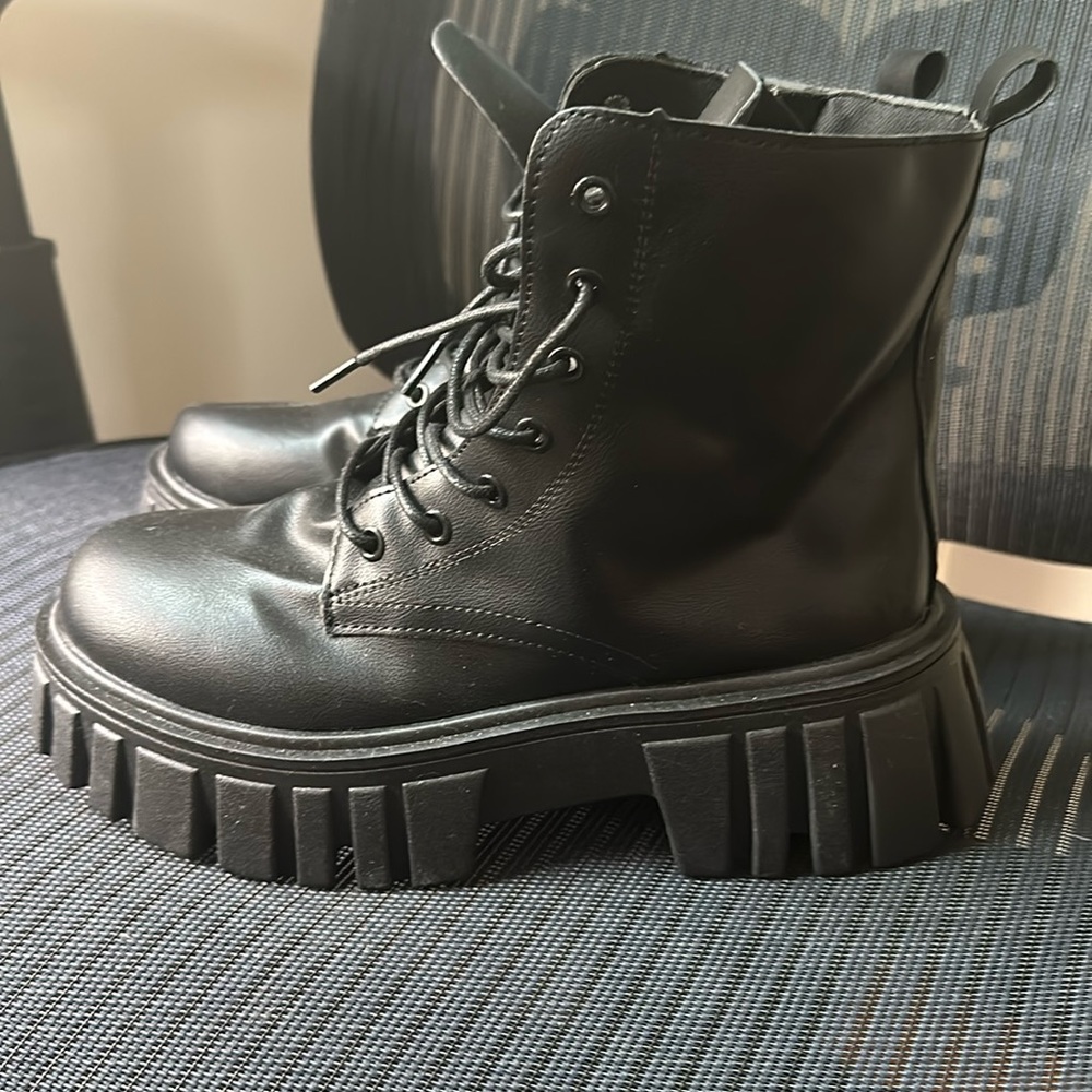 SHEIN Boot